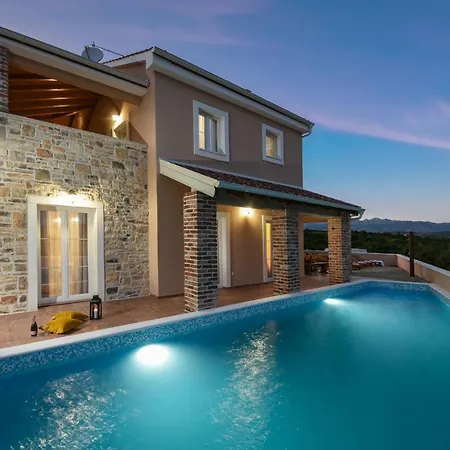 Imperia Zadarvillas 빌라 *
