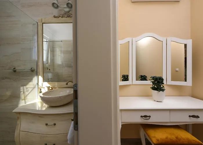 Imperia Zadarvillas Vila *