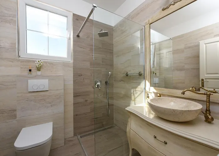 Imperia Zadarvillas Vila *